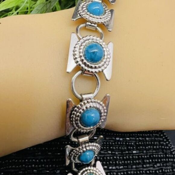 Vintage Silver Tone Faux Turqoise Link Bracelet VERY CUTE  4247 - Picture 2 of 4